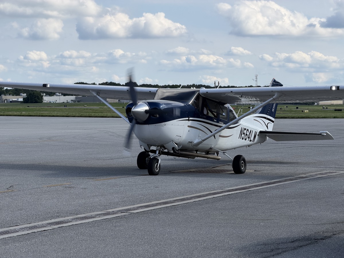 Horizonview's Cessna C206H Stationair on the ramp